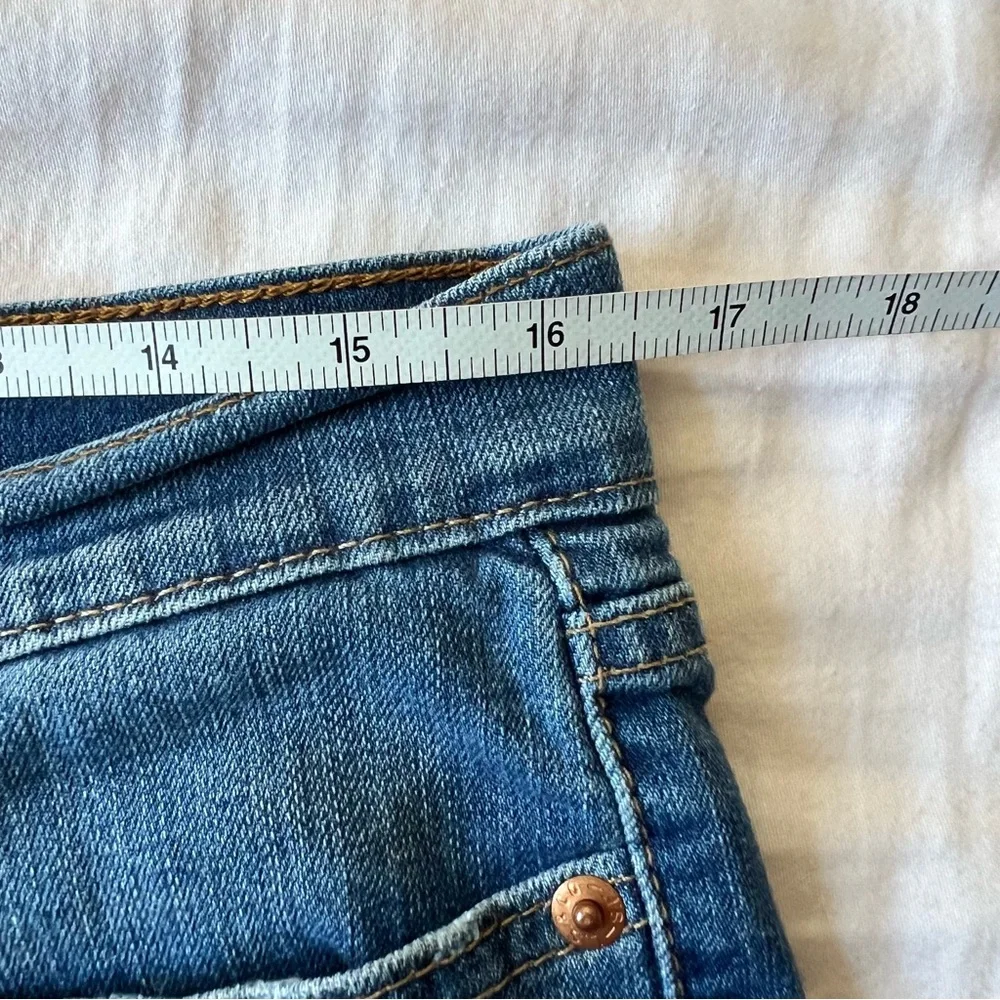 Levi's Blue Jean Shorts Distressed Cuffed Hem size 29 - Picture 4 of 7